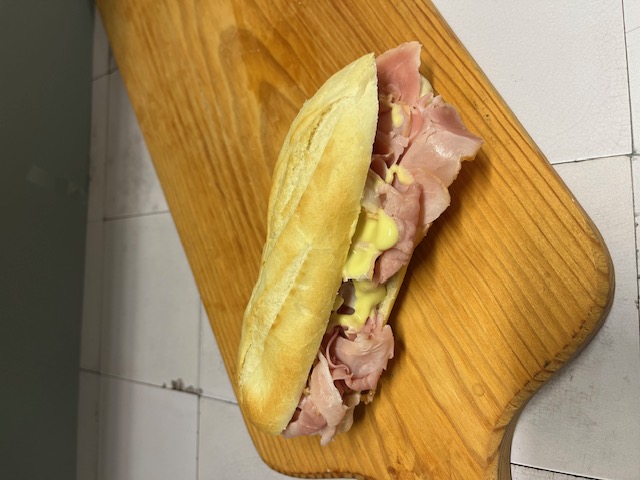 Broodje Warme Beenham