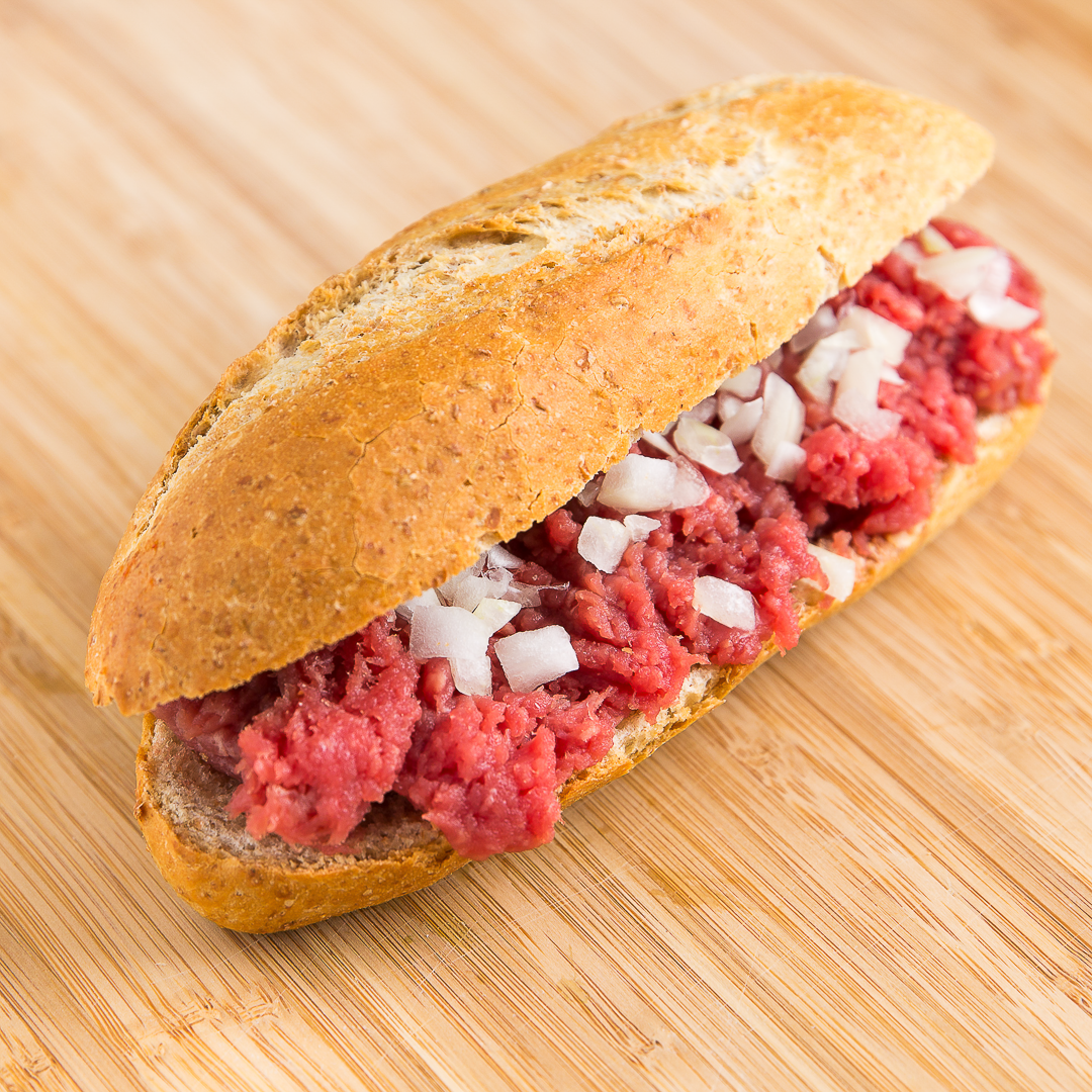 Broodje Tartaar met Ui