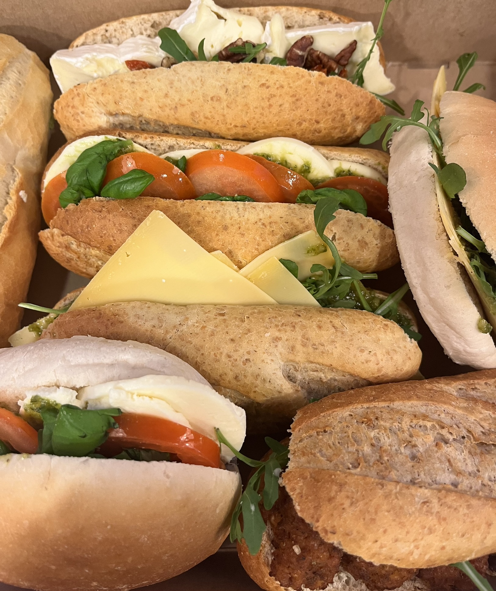 10 Gemengde Broodjes Vegetarisch Luxe